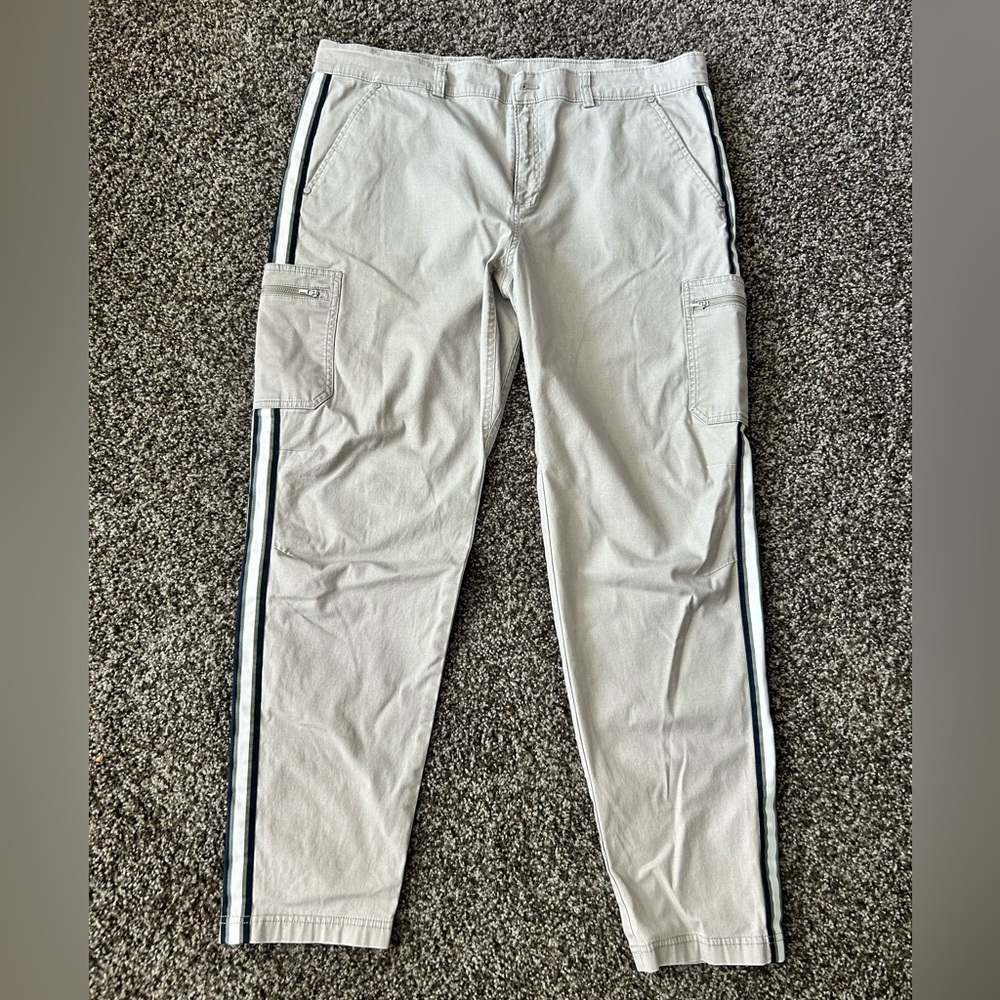 Athleta Women's Beige Summit Cargo Pants Sz 16